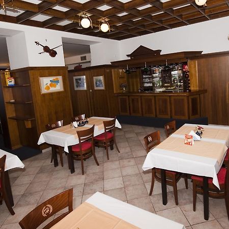 Hotel Hajcman Žďár nad Sázavou エクステリア 写真