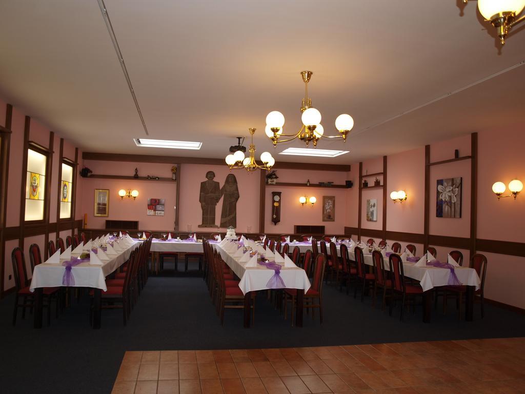Hotel Hajcman Žďár nad Sázavou エクステリア 写真