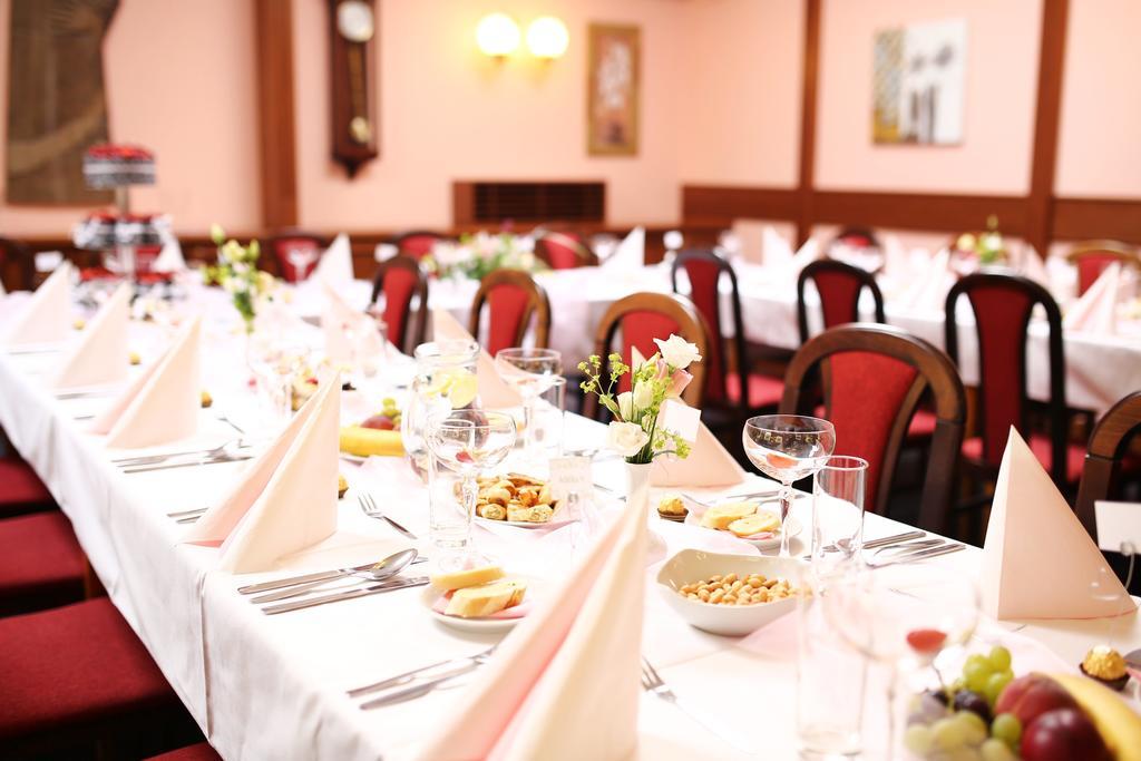 Hotel Hajcman Žďár nad Sázavou エクステリア 写真