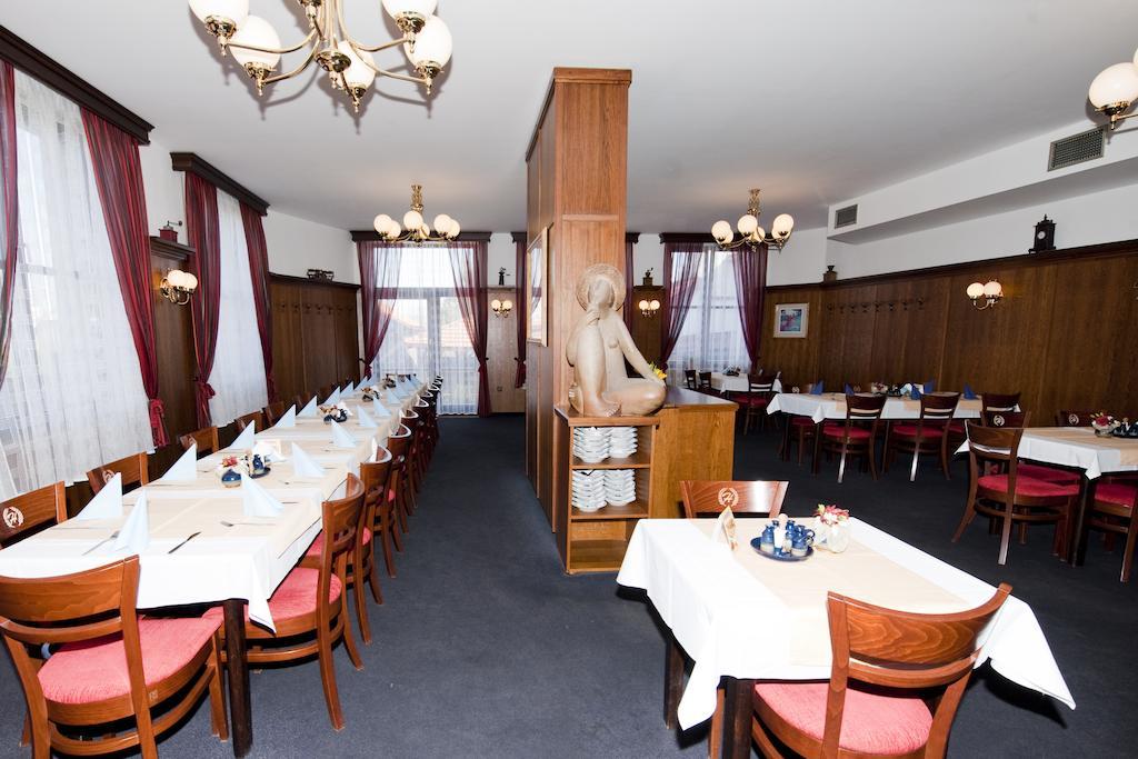 Hotel Hajcman Žďár nad Sázavou エクステリア 写真
