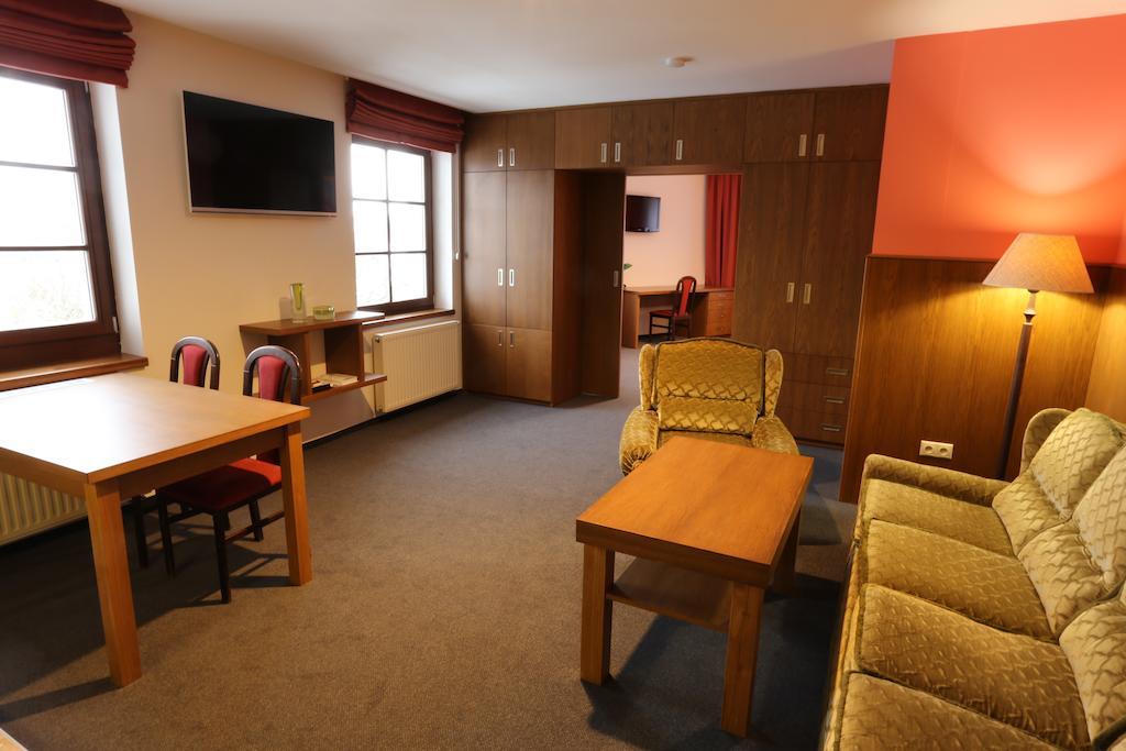 Hotel Hajcman Žďár nad Sázavou エクステリア 写真